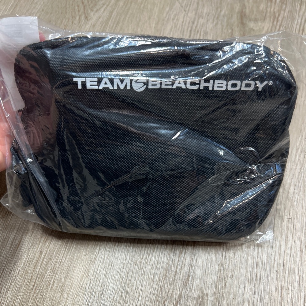NWT Beachbody Crossover Bag